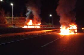 Dos vehículos en llamas bloquearon ambas vías de la Ruta 5 Sur a la altura de Victoria