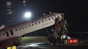 Qué se sabe del accidente aéreo en el aeropuerto LaGuardia de Nueva York que dejó dos fallecidos y decenas de heridos
