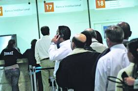 El mercado corrige a la baja una vez más el cálculo para el crecimiento del próximo año y se disparan perspectivas para la inflación y tasa de interés