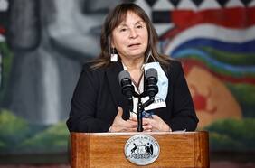 Ministra Vega advierte que, debido a la inflación, el número de pobres está aumentando en Chile: “Esa es una realidad”