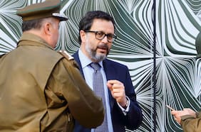 “El objetivo era matarme”: a dos años de la encomienda explosiva, Rodrigo Hinzpeter se querella por atentado frustrado en su contra