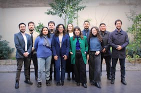 Nueva directiva del Frente Amplio, encabezada por la diputada Gael Yeomans, asume sus funciones