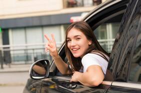 Europa permitirá sacar licencia de conducir a los 17 años ¿En Chile, cuál es la edad mínima para obtenerla?