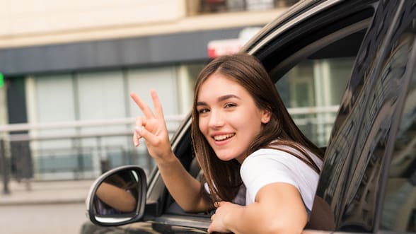 Trámites de licencias clase B entre jóvenes crecen 3,5% en Chile