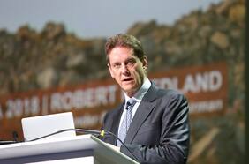 Robert Friedland, el veterano empresario minero que elogia los aranceles “inteligentes” de Trump al cobre