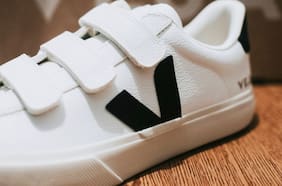 El secreto del éxito de las zapatillas Veja que triunfaron en el mundo sin influencers ni publicidad