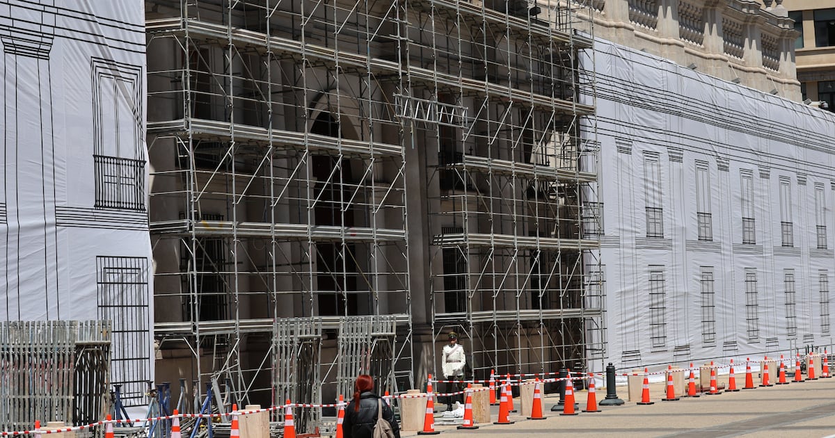 Mario Desbordes y la batalla por Santiago: entre el choque con el gobierno y la disputa interna en RN