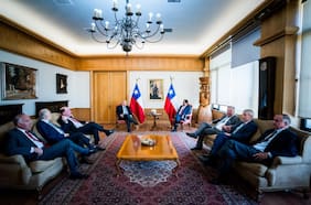 Ministro Pérez Mackenna valora cita con excancilleres y destaca que la defensa de intereses de Chile “debe ser una sola”