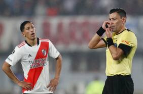 Castrilli sale en defensa de Roberto Tobar: “Insistirle al árbitro que cambie su forma de interpretar es inaceptable”