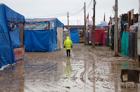 Lluvias afectan a fondas en el Parque Alejo Barrios: se reabrirían tras retiro de barro