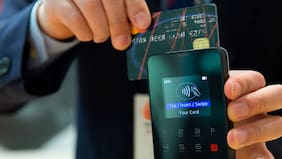 Comercios que aceptan pagos con tarjetas suben casi 50 puntos porcentuales en una década y ya superan el 70%