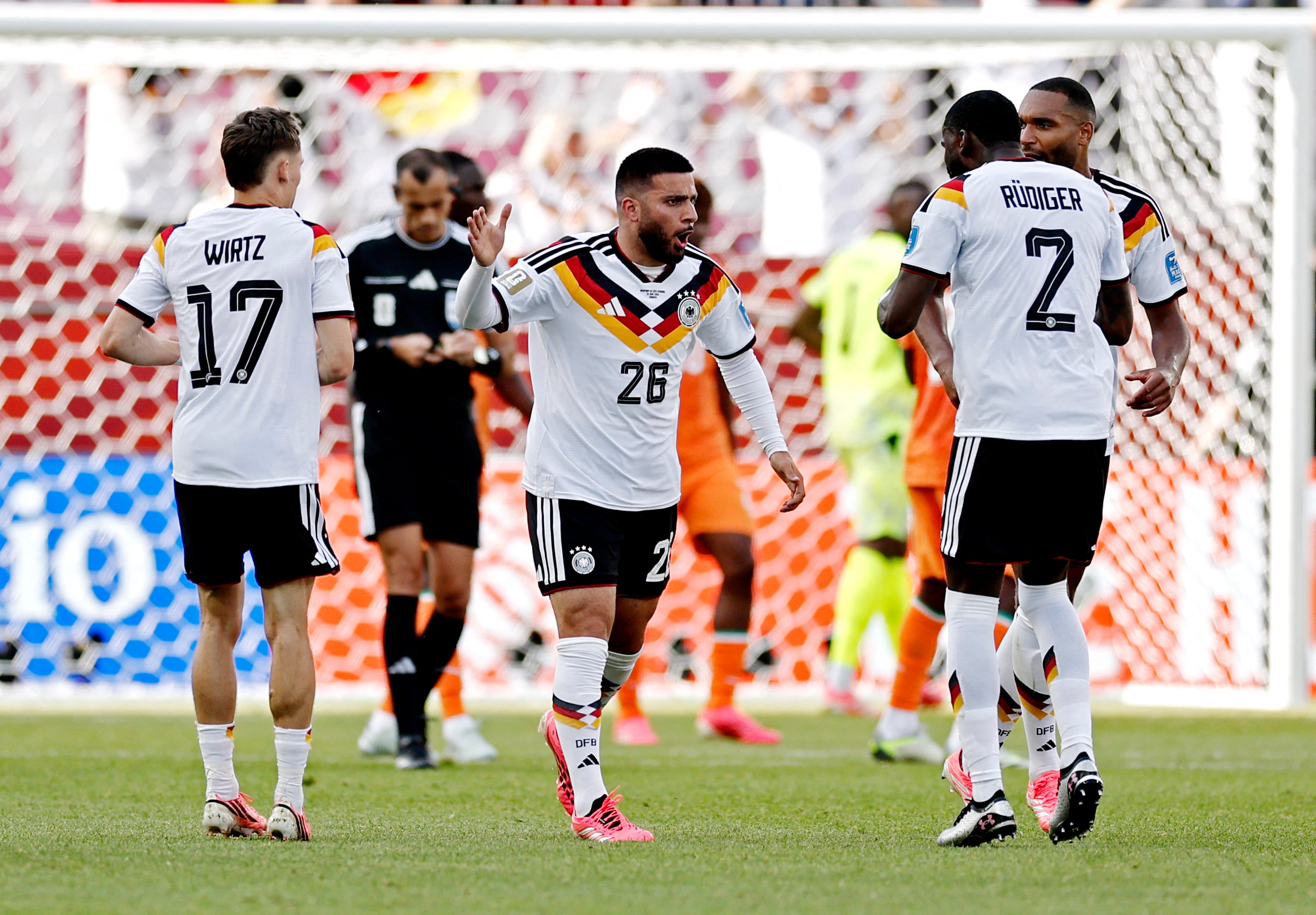 Alemania quiere ser candidato en el Mundial: reacciona a tiempo y le remonta al duro Costa de Marfil