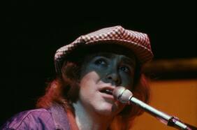 Flores y una canción prohibida: cuando Elton John tumbó la cortina de hierro y tocó en la URSS