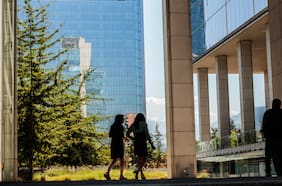 Calidad del empleo se deteriora: más de 100 mil personas pierden su trabajo formal y un 70% son mujeres en el último año