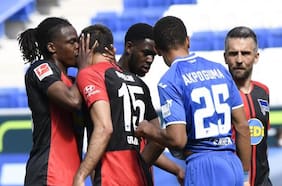 Con beso y abrazos: las polémicas celebraciones de los jugadores del Hertha Berlin que arriesgan sanción