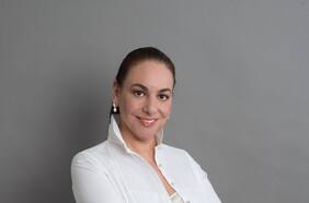 Gabriela Salvador, la chilena entre las 100 mujeres líderes a nivel global: “Hay candidatos a la presidencia que son muy livianos en no entender el nivel de riesgo que le están haciendo al país”