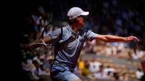 “La cabeza me daba vueltas”: la explicación de Jannik Sinner tras su increíble eliminación de Roland Garros