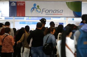 Convocando a la ministra Aguilera: citan a sesión extraordinaria de comisión de Salud por fracaso en licitación de Fonasa