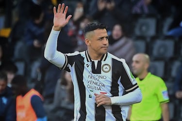 Alexis Sánchez volvió a jugar en Udinese.