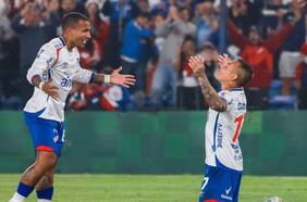 Desde febrero que no convertía: Eduardo Vargas vuelve al gol y se redime en Nacional de Uruguay