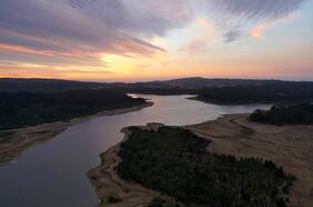 Lago Peñuelas recupera su espejo de agua y hoy alcanza su nivel más alto en 5 años