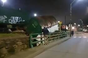 Tren de carga se descarrilla en Penco: transportaba celulosa