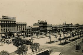 Lluvia de 10 horas, aluviones y los presos trabajando en el Mapocho: el temporal que arrasó Santiago hace dos siglos