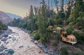 Montañas, naturaleza y descanso a una hora de Santiago: las experiencias que ofrece Cascada de las Ánimas