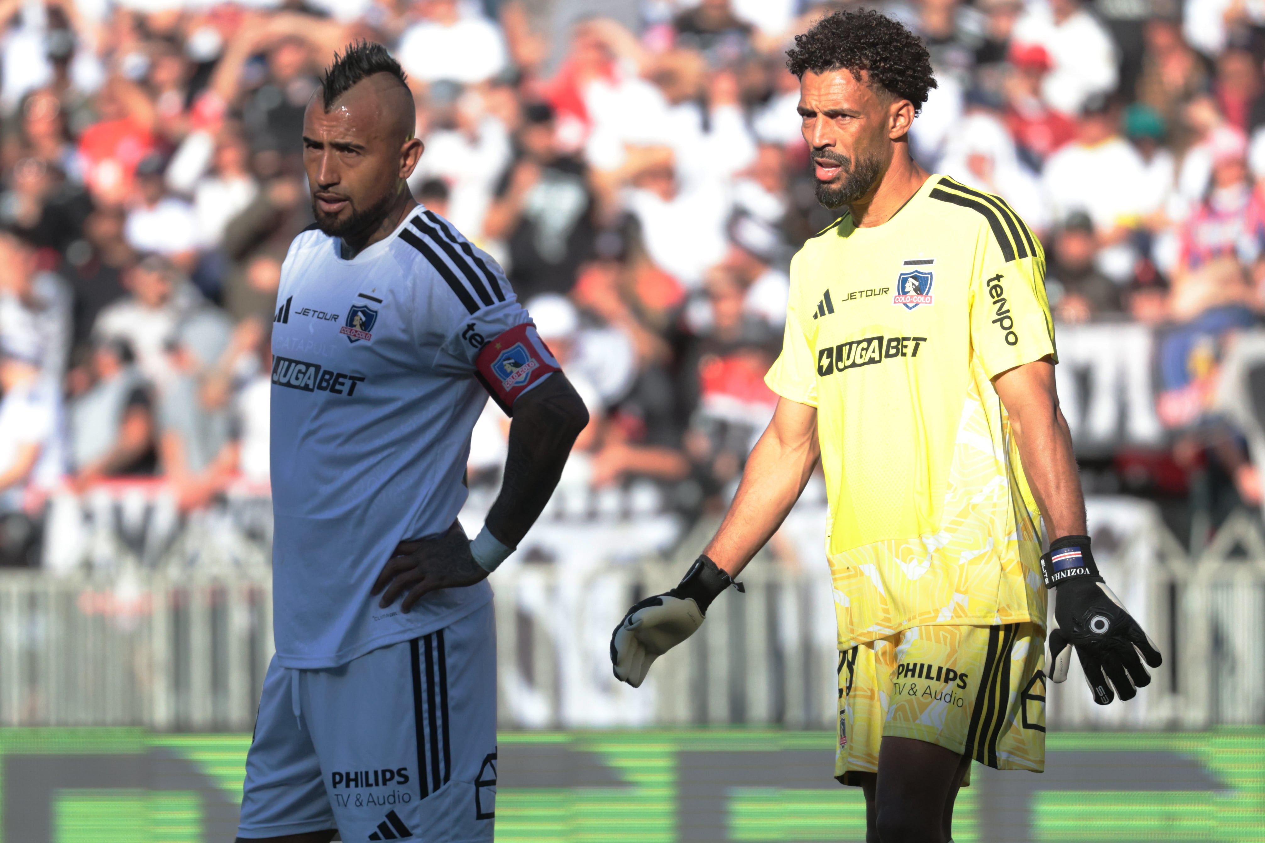 Medios internacionales analizan el debut de Vozinha en el arco de Colo Colo