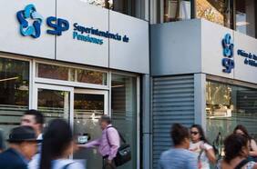 Superintendencia de Pensiones sale a poner orden: instruye a las AFP procedimiento para entregar fondos por retiro del 10%