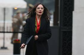 Comité político se reordena con regreso de Camila Vallejo y Boric confirma que ella representará al PC en la instancia