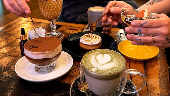 Con más de 30 opciones en todo Chile: la ruta de cafeterías veganas de Veganuary para este invierno
