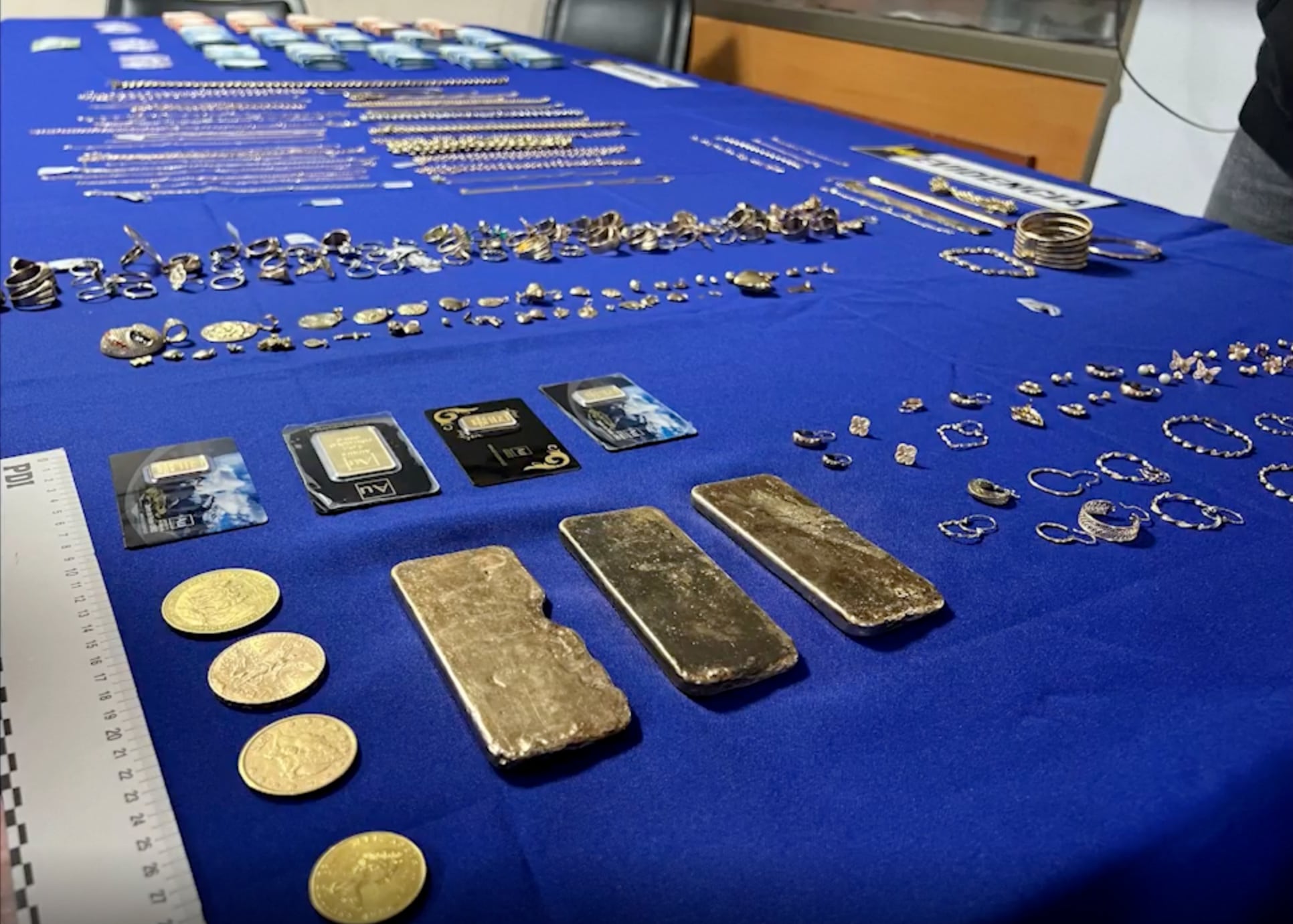 PDI incauta más de 3 kilos de oro por más de $294 millones en investigación por joyas robadas en EEUU y Europa