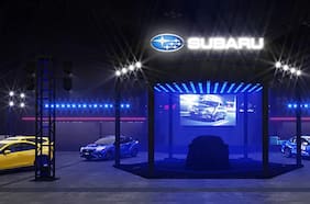 Subaru le pone velocidad y color a su exhibición en el Salón de Tokio