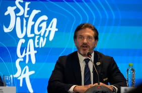 No paran las críticas: el ‘televisivo’ premio que recibió el presidente de la Conmebol