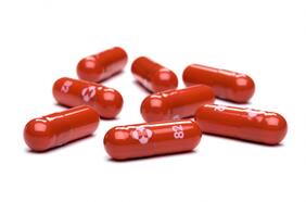 Primer fármaco para tratar el Covid llega a Chile a fin de año; este gen duplica posibilidad de morir de Covid y Pfeizer dice que su píldora es 89% efectiva en evitar la muerte: tres cosas que aprendimos del coronavirus esta semana