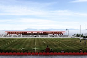 Torres de iluminación, graderías y moderno edificio de cuatro pisos: así será la nueva casa del rugby chileno en La Reina