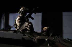 Un exfabricante de lentes venderá cascos militares por US$ 9,15 millones a Chile