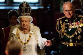 Doctor en Historia y académico de la U. Los Andes: “El duque de Edimburgo asumió con abnegación el rol que le correspondía como el principal apoyo de la reina Isabel”