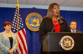 Fiscal de Nueva York solicita a juez que Trump sea declarado culpable de fraude, incluso antes de juicio