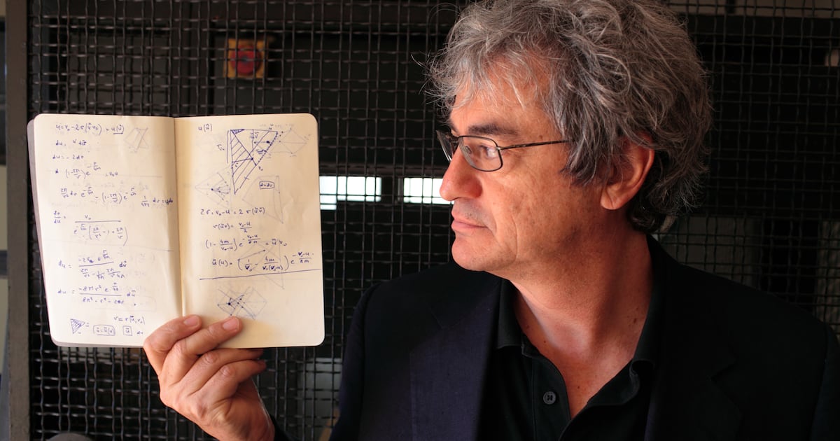 Carlo Rovelli, físico italiano: “Lo que necesitamos es inteligencia natural, no inteligencia artificial”