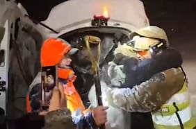 Estuvo atrapado por horas: rescatan a persona desde automóvil sepultado por la nieve camino a Valle Nevado