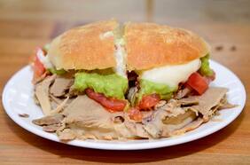 Fuente Mardoqueo, el lomito bávaro más famoso de Santiago