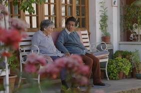 Las Fugitivas: así es el cortometraje con personajes de El Agente Topo (y cameo de don Sergio)