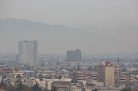 Declaran alerta ambiental para este martes en la RM: revisa la restricción vehicular