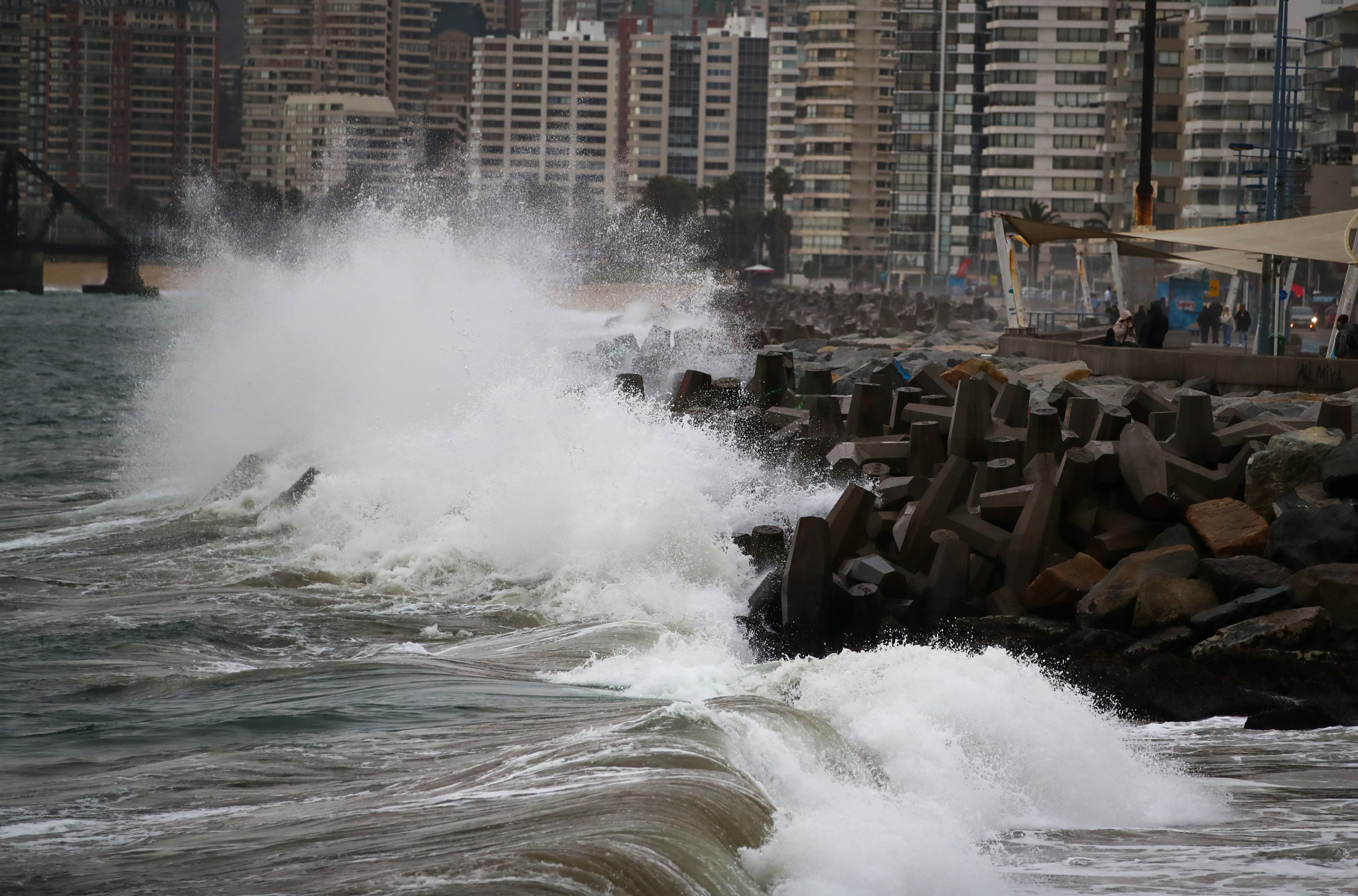 Armada emite aviso de marejadas desde Huasco hasta el Golfo de Arauco