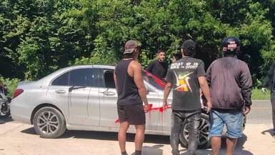 La pasa mal en Colombia: hinchas de Junior vandalizan el auto de exdelantero de Colo Colo