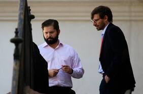 Abogado y exjefe de gabinete de Boric: quién es Matías Meza-Lopehandía, uno de los apuntados por Cariola en los chats con Hassler