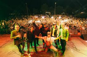 Sesiones de Culto – Lolla 24′: Los Pericos y Monsieur Periné