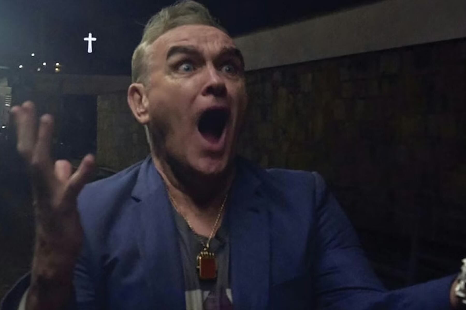 Morrissey Resurge de las Cenizas: Nuevo Álbum y un Pasado Turbulento